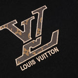 Full styled look of Louis Vuitton cotton t-shirt with logo-detail design