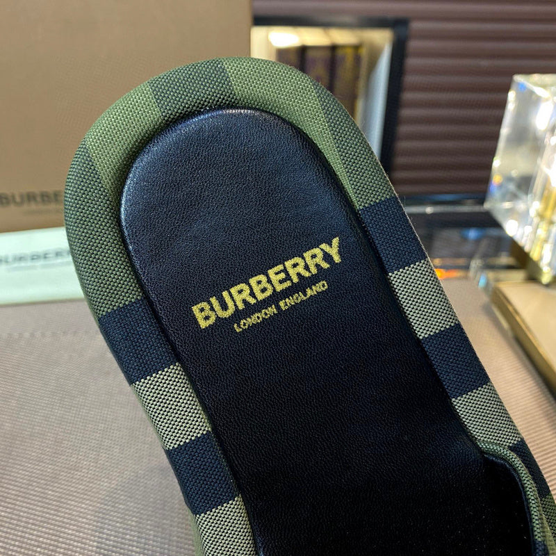 Burberry shoes Style 040 - logo and branding close-up