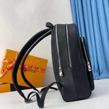 Close-up detail of everyday-luxe signature women's handbag – women's everyday handbag