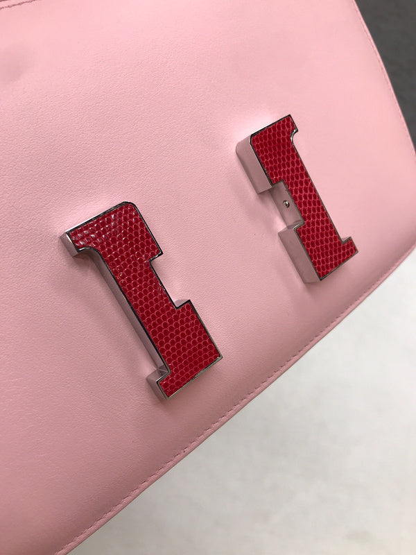 Close-up detail of versatile bag design