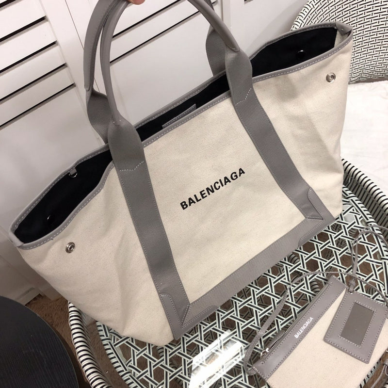 Interior view of premium everyday-luxe women's handbag – women's designer-style accessory