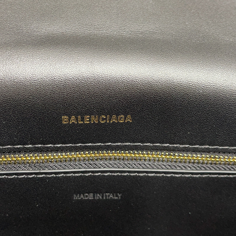 Statement Premium PU Leather Handbag - Everyday Elegance | Women's Designer-Inspired Purse #274 - close-up detail shot (image 15) of designer-inspired handbag