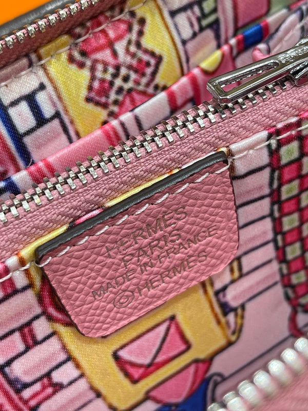 Interior view of fluid premium bag