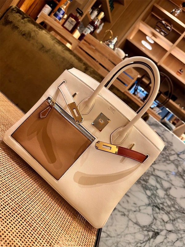  Signature tote bag front view 7