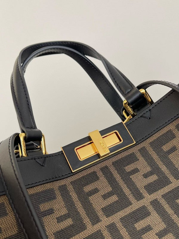Ziva's Charm handbag – close-up view (41cm*16cm*30cm)