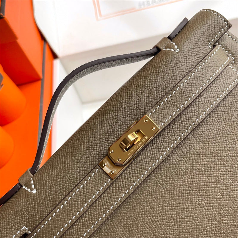  shoulder bag interior and compartment view 45