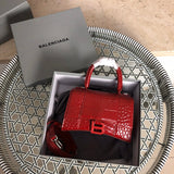 Front view of statement everyday-luxe women's handbag – women's everyday handbag