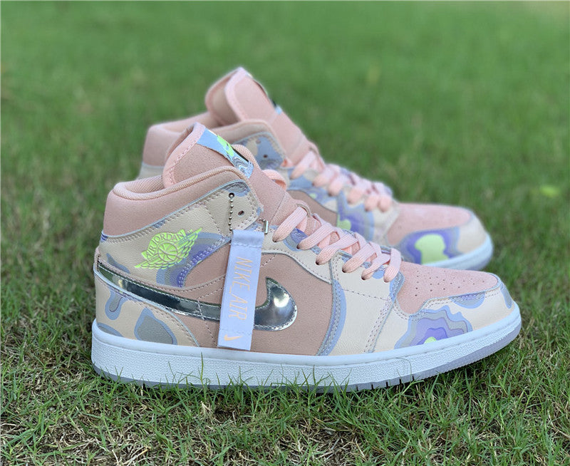 Nike Men's & Women's Luxury Low-Top Trainers — Style 045 back view
