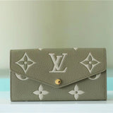  Modern structured bag front view