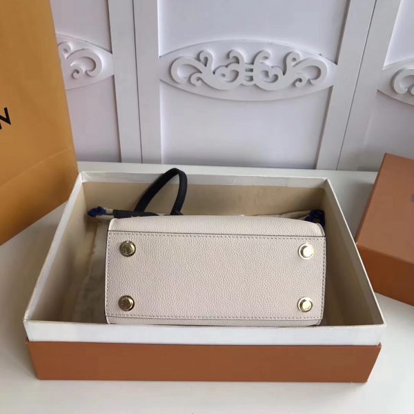 Styled lifestyle shot of chic sleek women's handbag – women's everyday handbag