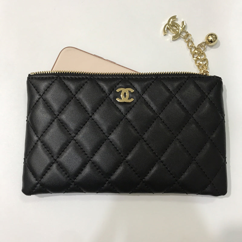 Zivas Charm Effortless Elegance Luxury Handbag (Designer-Inspired Craftsmanship) – Lifestyle Shot