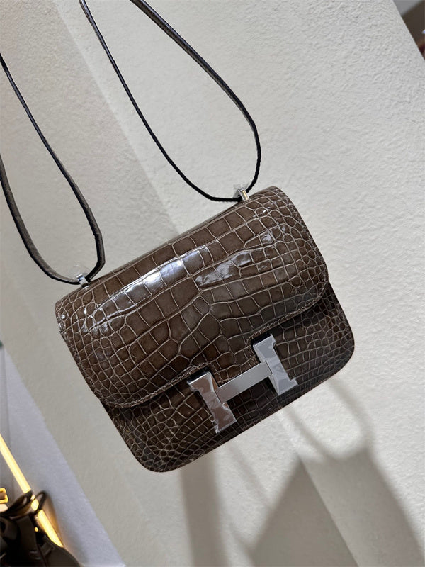  graceful structured bag detail view showing craftsmanship 8