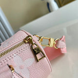 Handle and strap detail of polished sleek women's handbag – women's statement bag