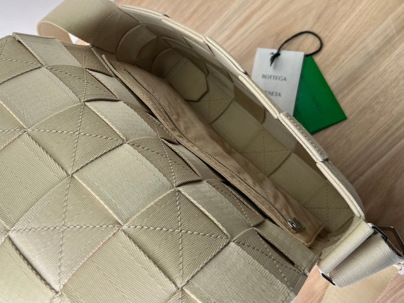 Refined Premium PU Leather Handbag - Understated Luxury Look | Women's Everyday Carry Handbag #1606 - texture close-up (image 9) of designer-inspired handbag
