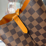  carryall bag close-up of hardware and finish 11