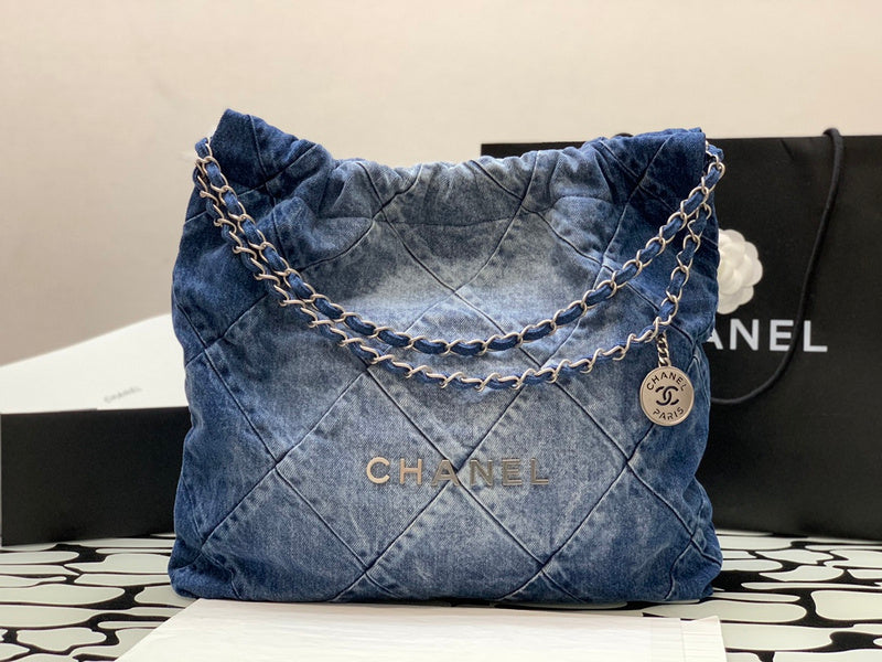  spacious purse view 5