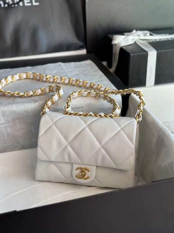 Zivas Charm Classic Sensibility Everyday Handbag (Versatile Style Statement) – Front View