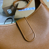 Versatile handbag styled for everyday wear