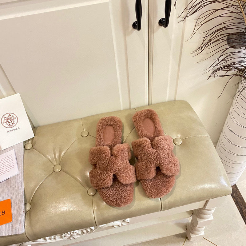 Hermès Nude Platform Sandals - Detail Shot of Craftsmanship