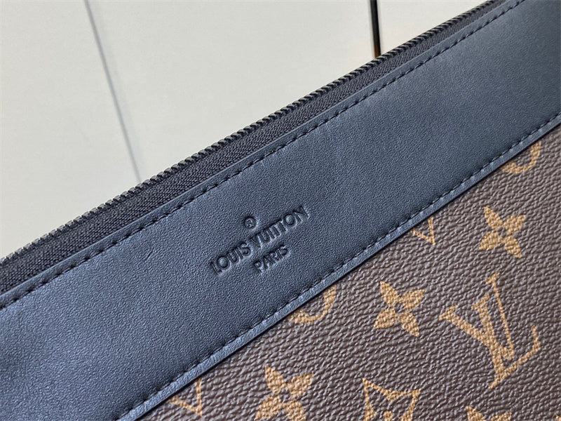  crossbody bag interior and compartment view 9