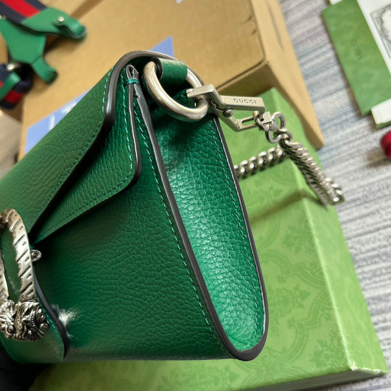 Side profile of polished structured women's handbag – women's designer-style accessory