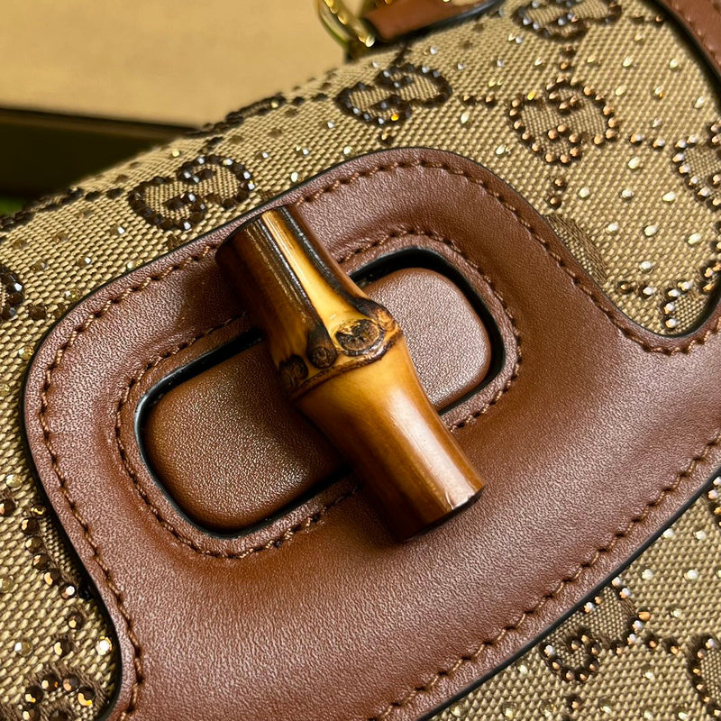 Handle and strap detail of chic everyday-luxe women's handbag – women's luxury handbag