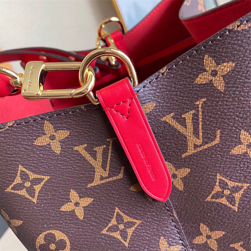  satchel interior and compartment view 9