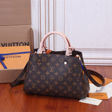  Streamlined shopper bag front view