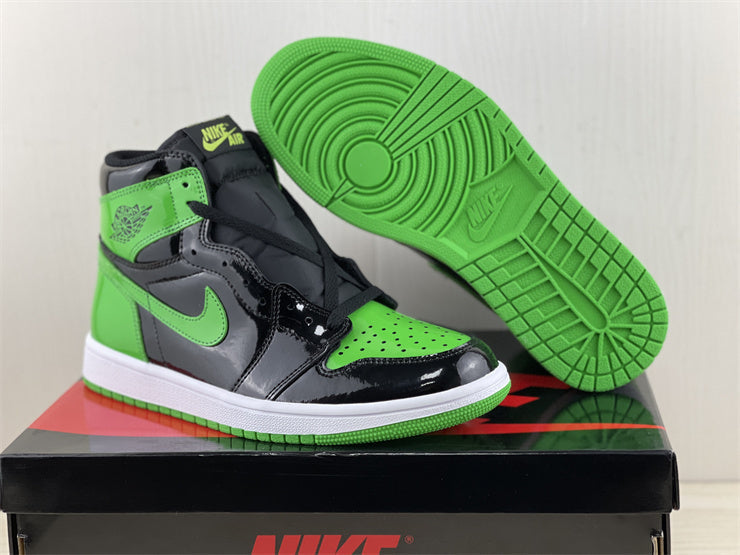 Nike Men's & Women's Luxury Low-Top Trainers — Style 261 interior view