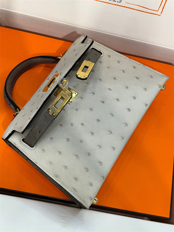  minimalist crossbody bag styled with outfit
