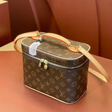  everyday crossbody bag detail view showing craftsmanship
