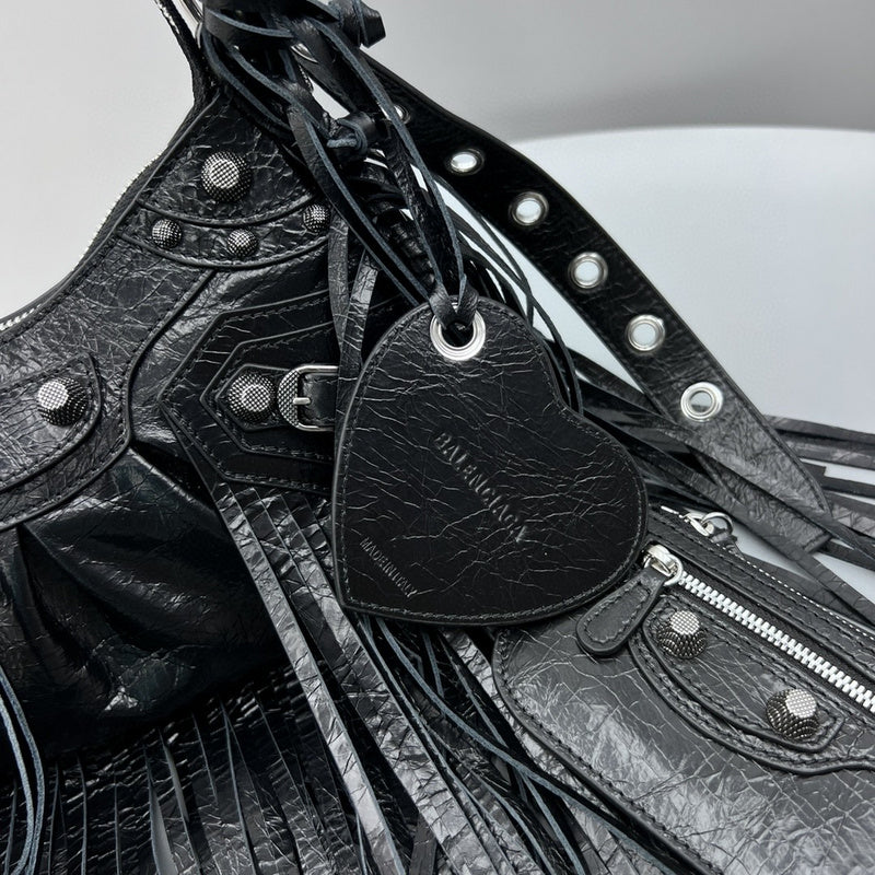 Zivas Charm Everyday Sophistication Statement Handbag (Structured Everyday Essential) – Close-Up Detail