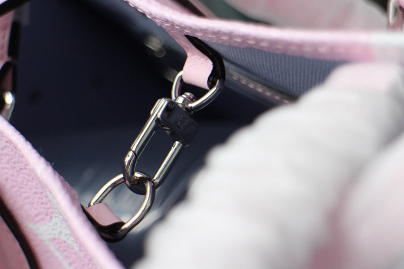 Front view of elevated modern women's handbag – women's premium purse