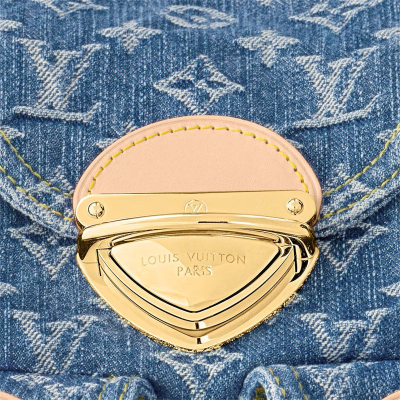  satchel interior and compartment view 15