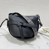 Ziva's Charm handbag – detail view (20cm*19cm*11.5cm)