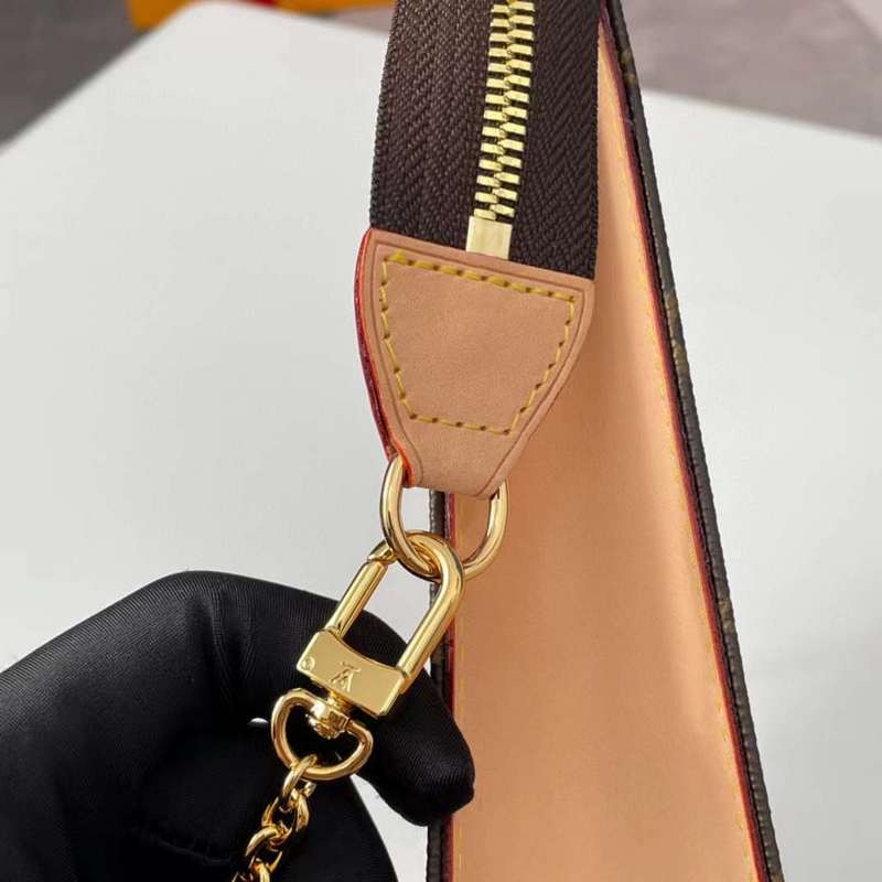 Handle and strap detail of elevated everyday-luxe women's handbag – women's luxury handbag