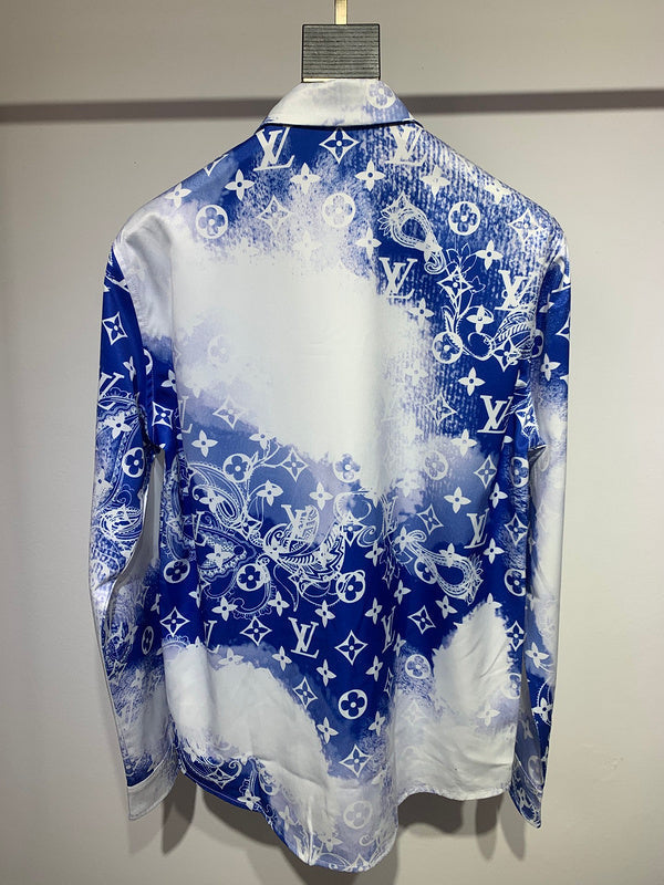 Side profile of Louis Vuitton cotton t-shirt with signature branding