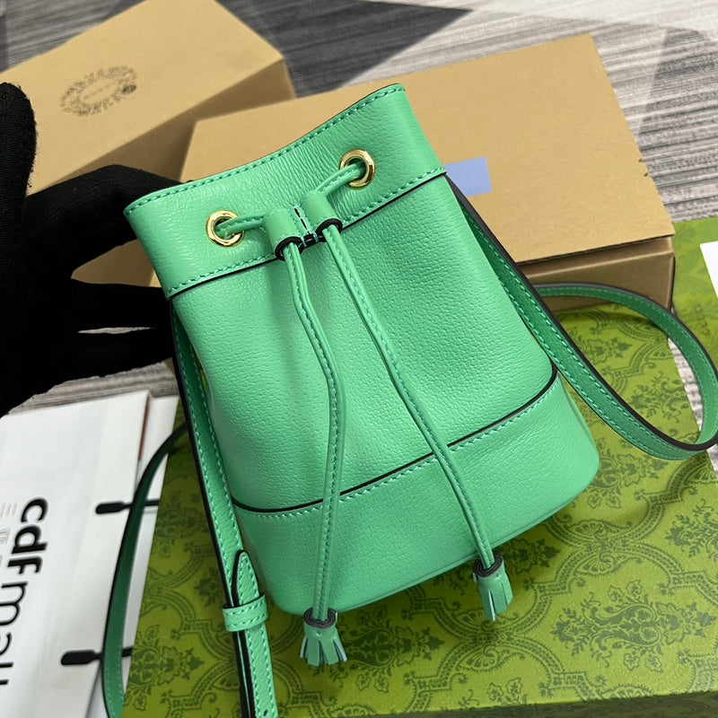 Side profile of chic polished women's handbag – women's designer-style accessory