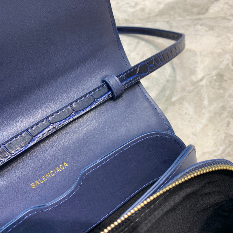Classic Premium PU Leather Handbag - Polished Finish | Women's Fashion Handbag #709 - texture close-up (image 9) of designer-inspired handbag