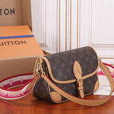  Graceful shoulder bag front view 7