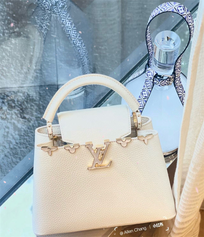  versatile structured bag detail view showing craftsmanship 26