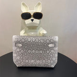  Chic crossbody bag carried on shoulder