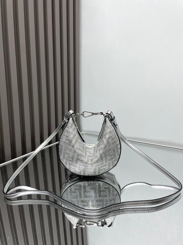 Ziva's Charm handbag – front view (Standard Size)