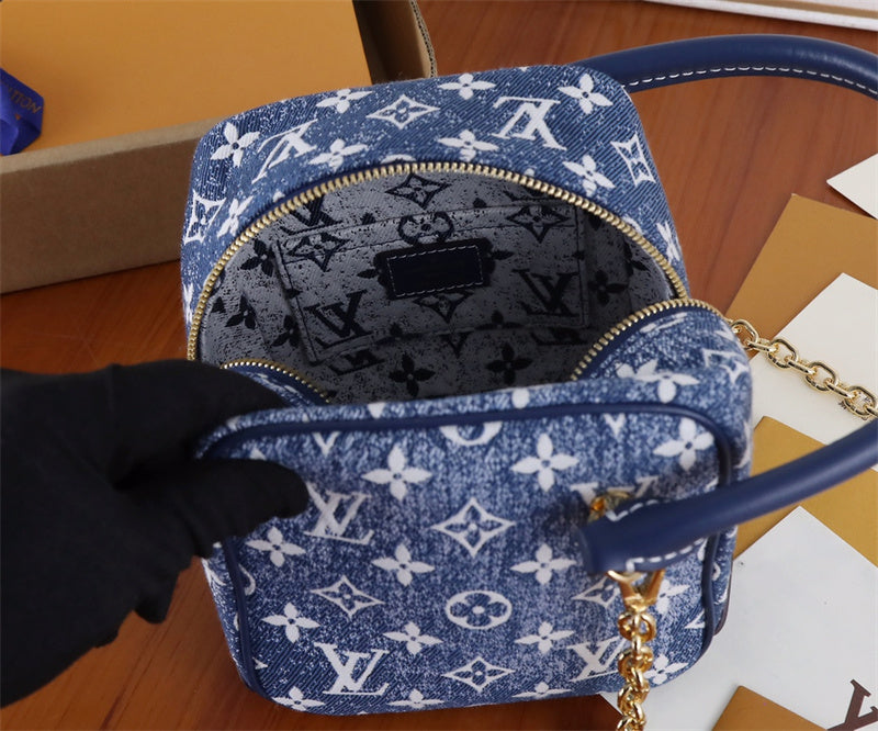  top-handle bag interior and compartment view 9