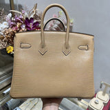  structured bag interior and compartment view