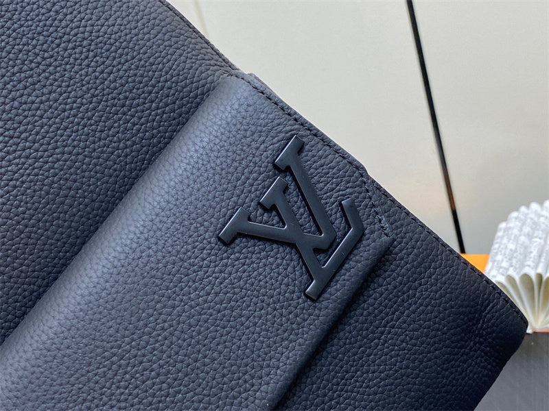  carryall bag interior and compartment view