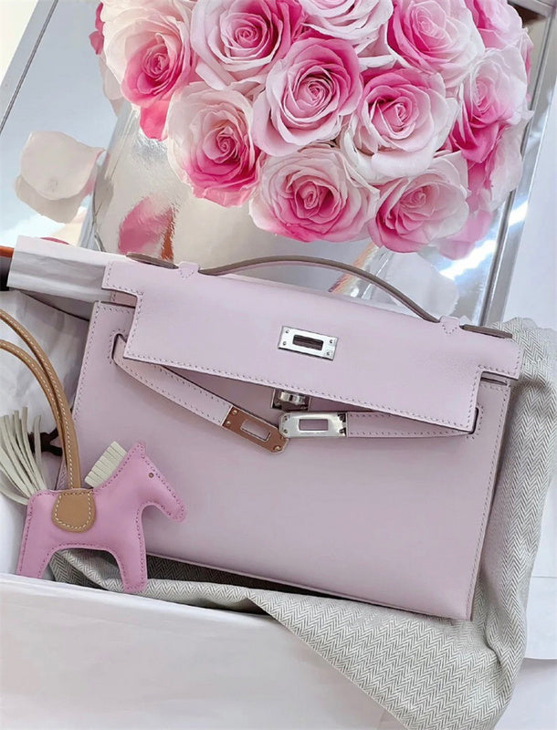  crossbody bag interior and compartment view 15