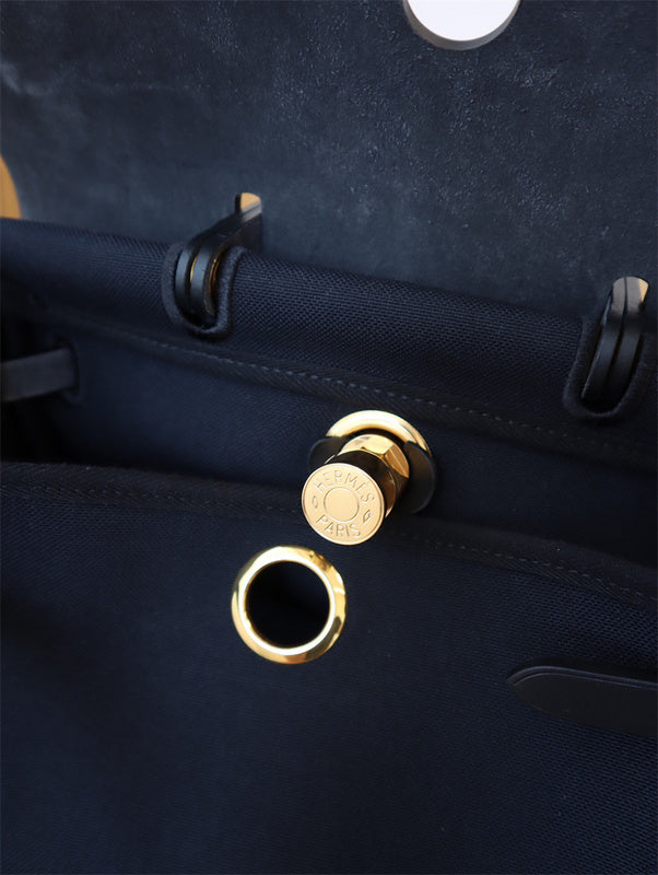 crossbody bag interior and compartment view 51