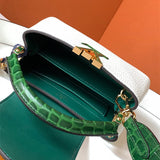  essential everyday bag detail view showing craftsmanship 20