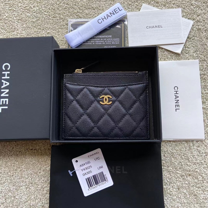 Zivas Charm Elevated Essentials Everyday Handbag (Premium Everyday Carry) – Close-Up Detail
